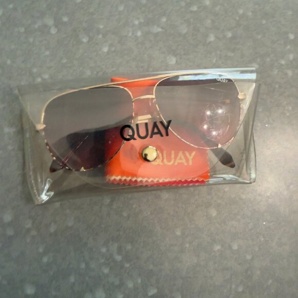 Quay High Key Mini Aviator Sunglasses – Gold Frame / Gradient Brown Lenses - Picture 2 of 12